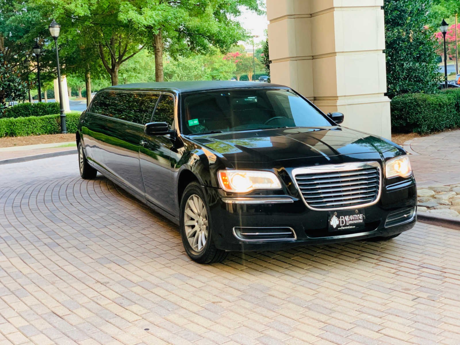Chrysler 300 Stretch Limousine — Ballantyne Limousine, photo 6 of 10
