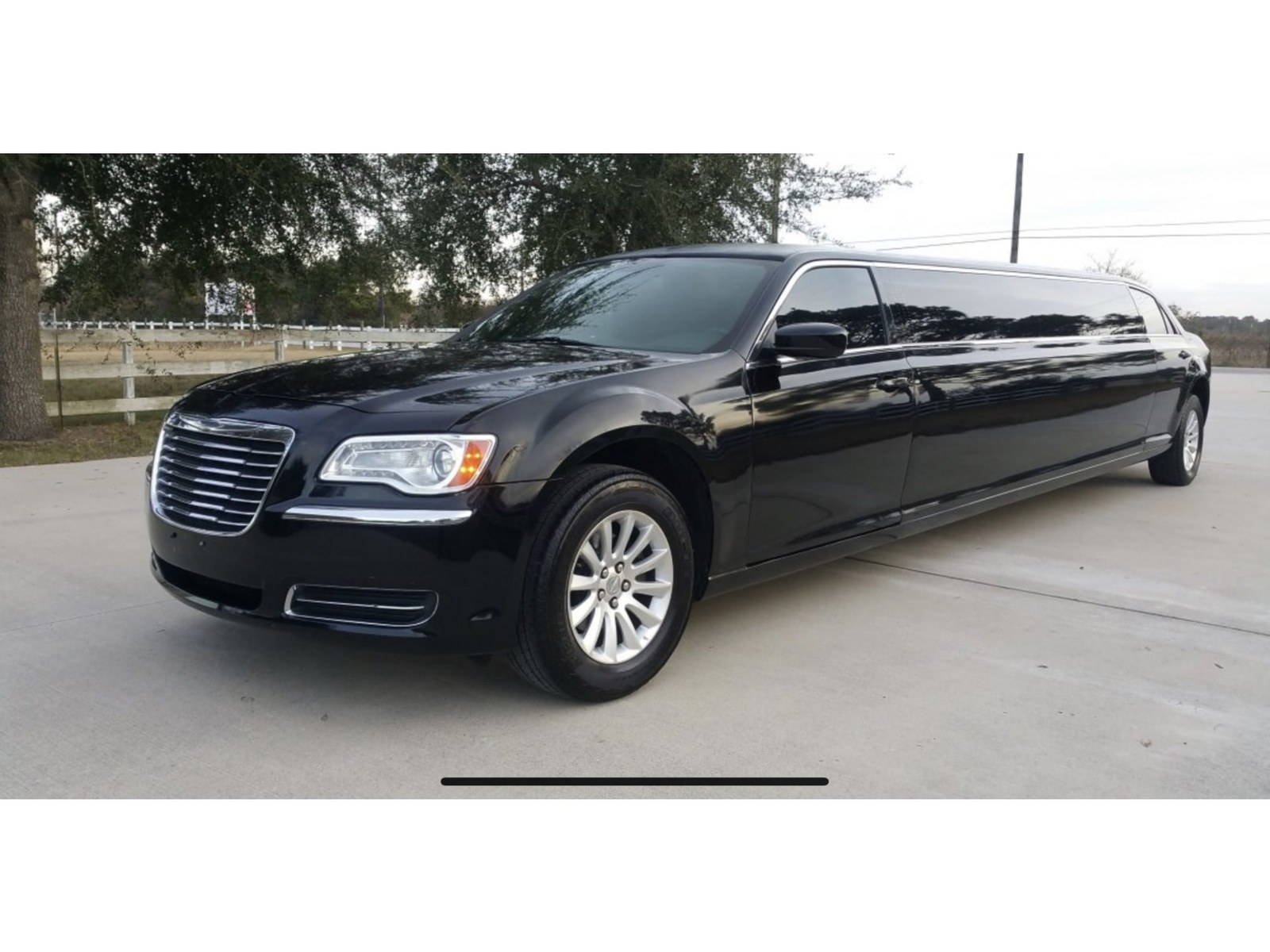 Chrysler 300 Stretch Limousine — Ballantyne Limousine, photo 8 of 10