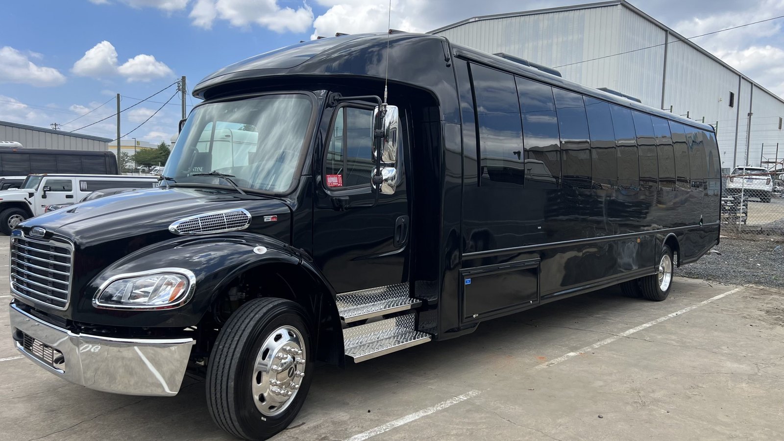 Executive Mini-Bus — Ballantyne Limousine, photo 4 of 6