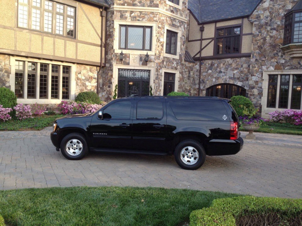 Executive Suburban SUV — Ballantyne Limousine, photo 5 of 11