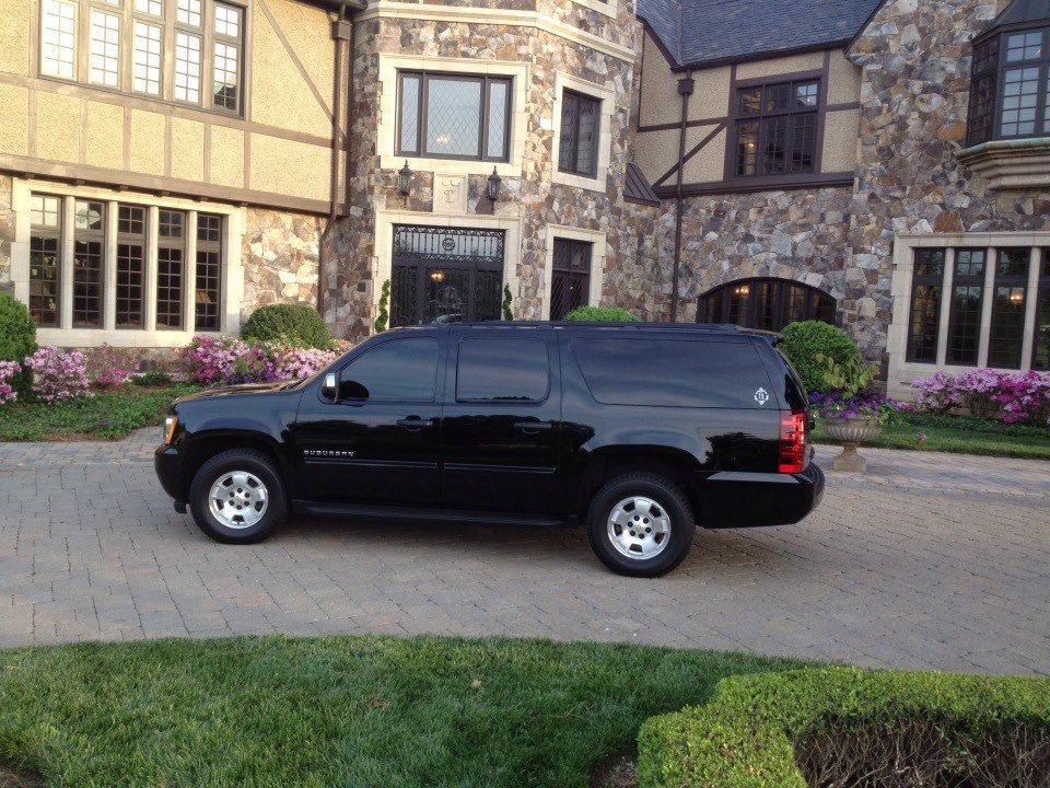 Executive Suburban SUV — Ballantyne Limousine, photo 6 of 11