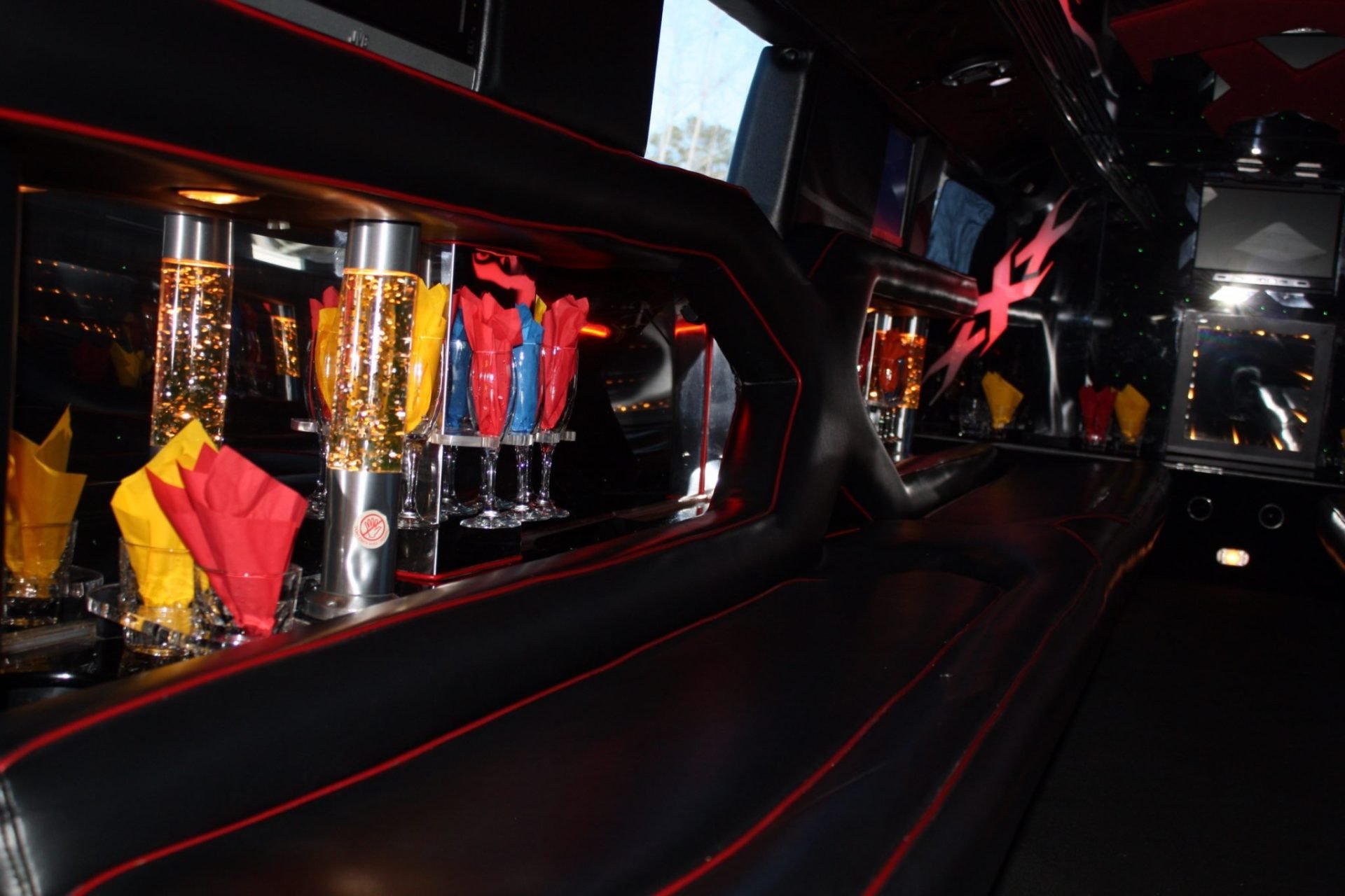 Hummer H2 Black — Ballantyne Limousine, photo 3 of 7