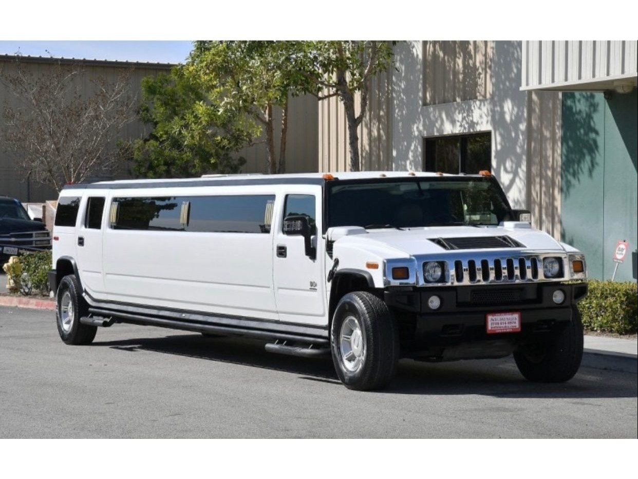 Prom & Graduation — Ballantyne Limousine, photo 6 of 8