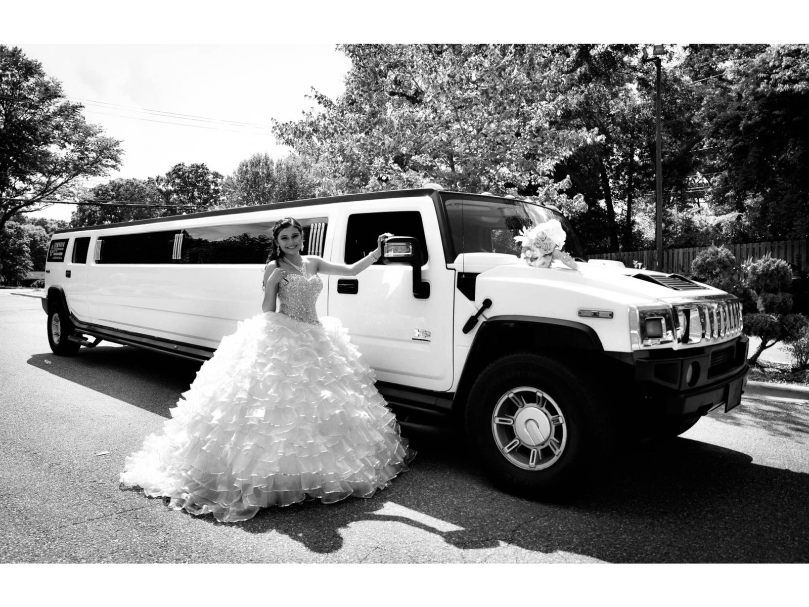 Hummer H2 White — Ballantyne Limousine, photo 8 of 9