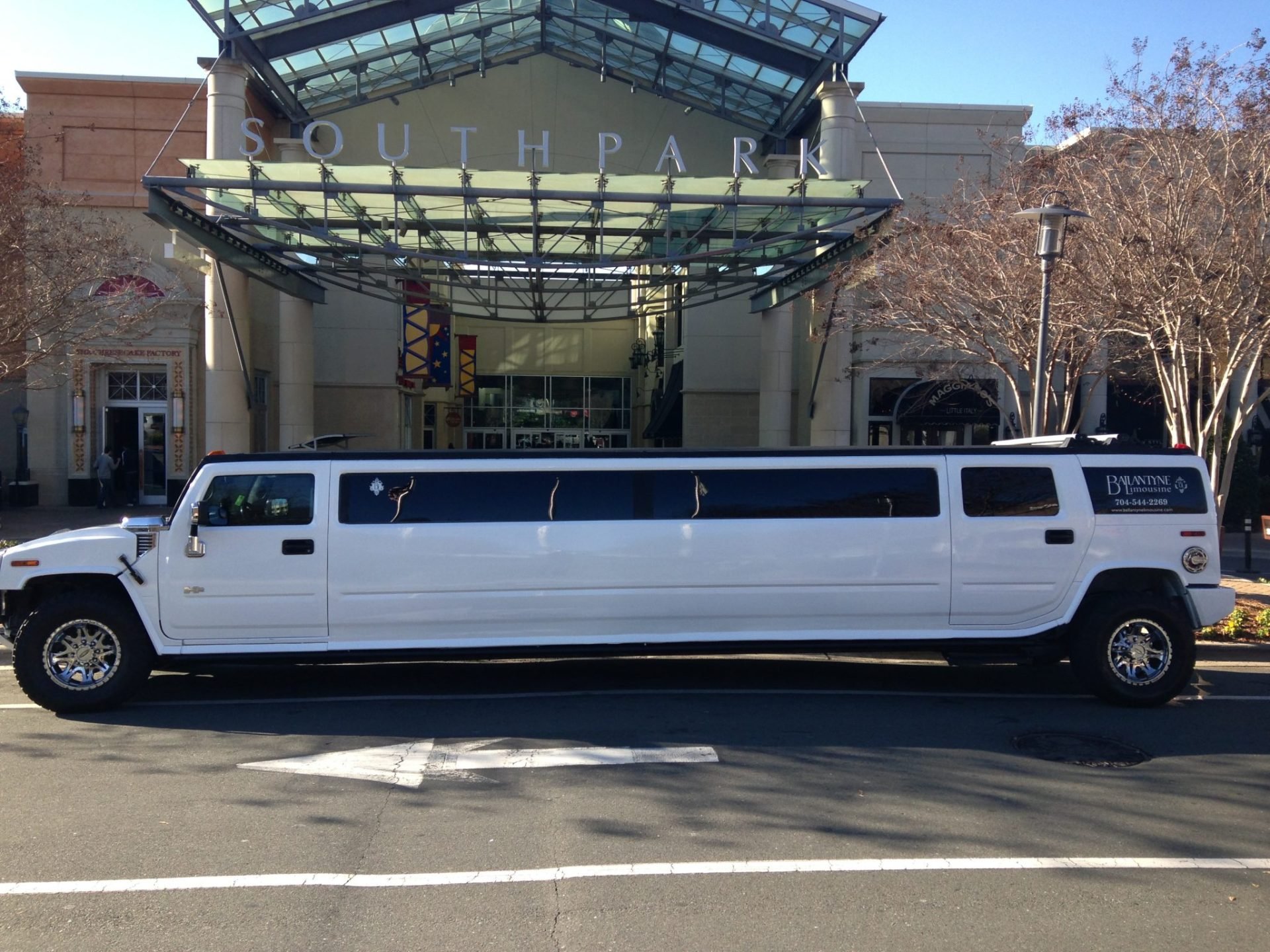 Hummer H2 White — Ballantyne Limousine, photo 2 of 9