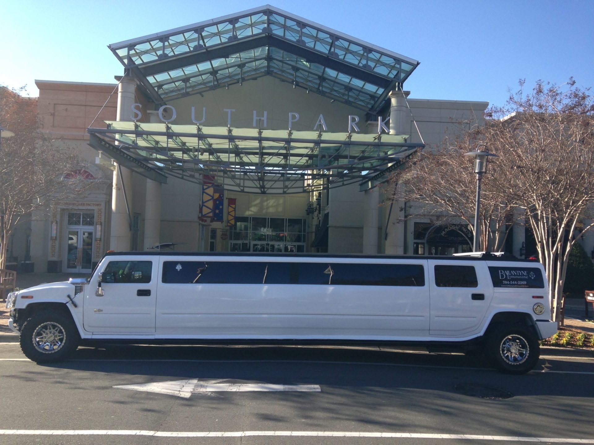 Hummer H2 White — Ballantyne Limousine, photo 4 of 9