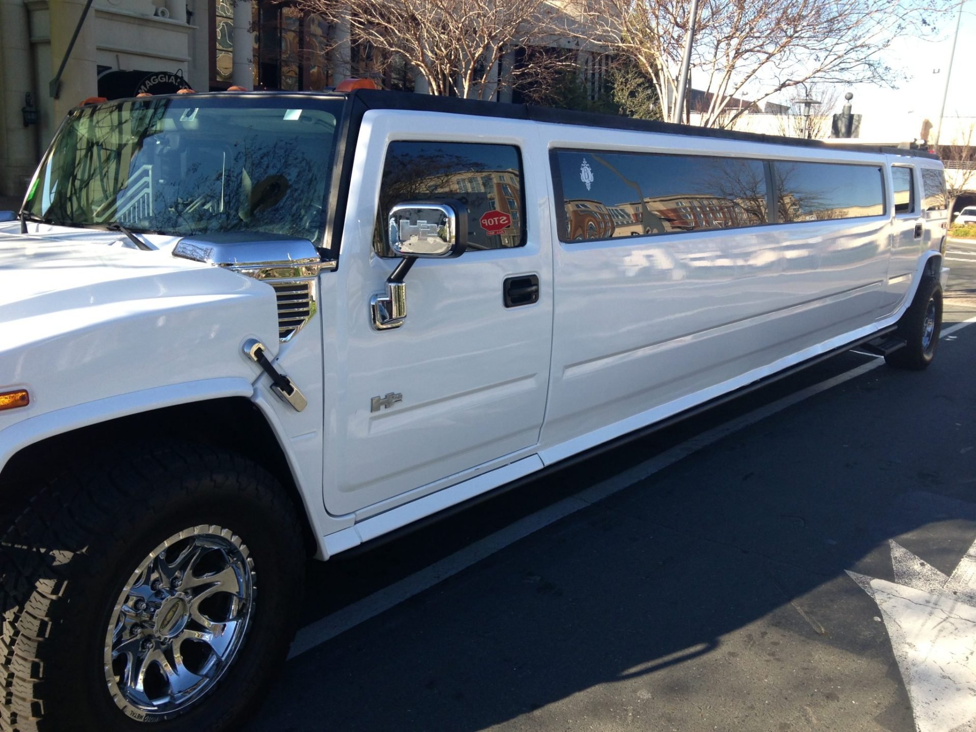 Hummer H2 White — Ballantyne Limousine, photo 5 of 9