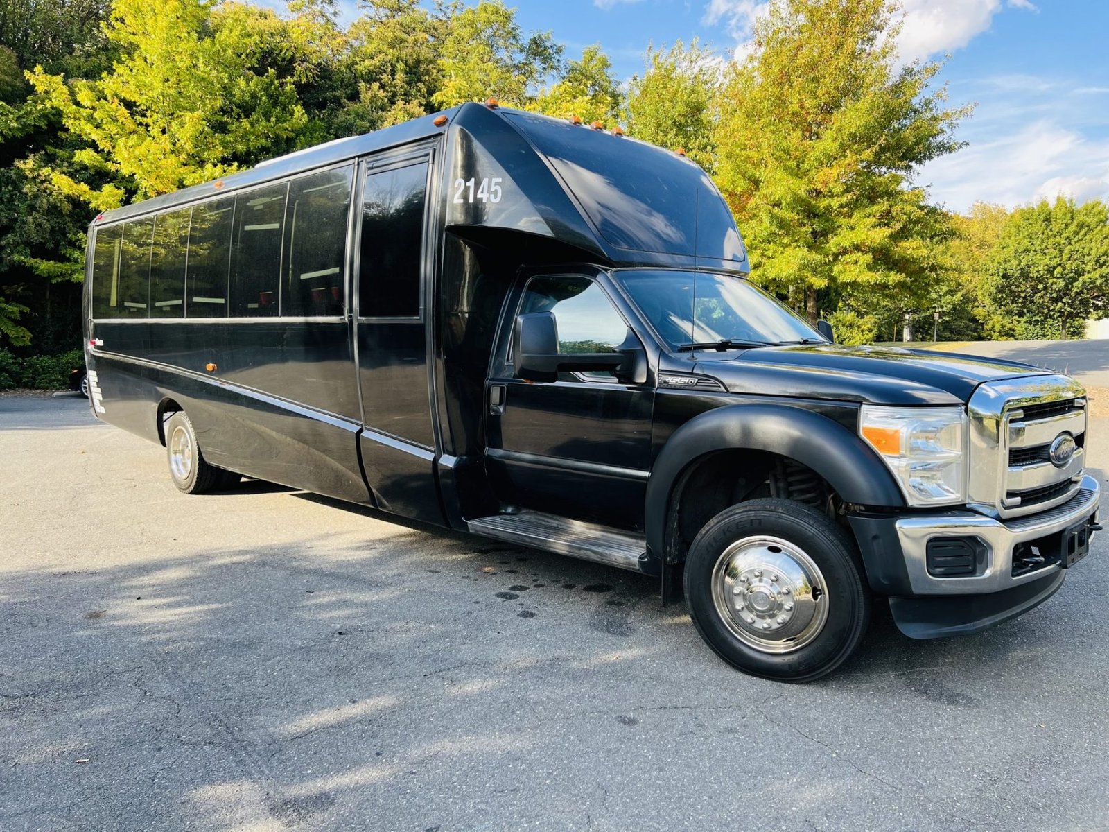 Limo Executive Bus — Ballantyne Limousine, photo 3 of 4
