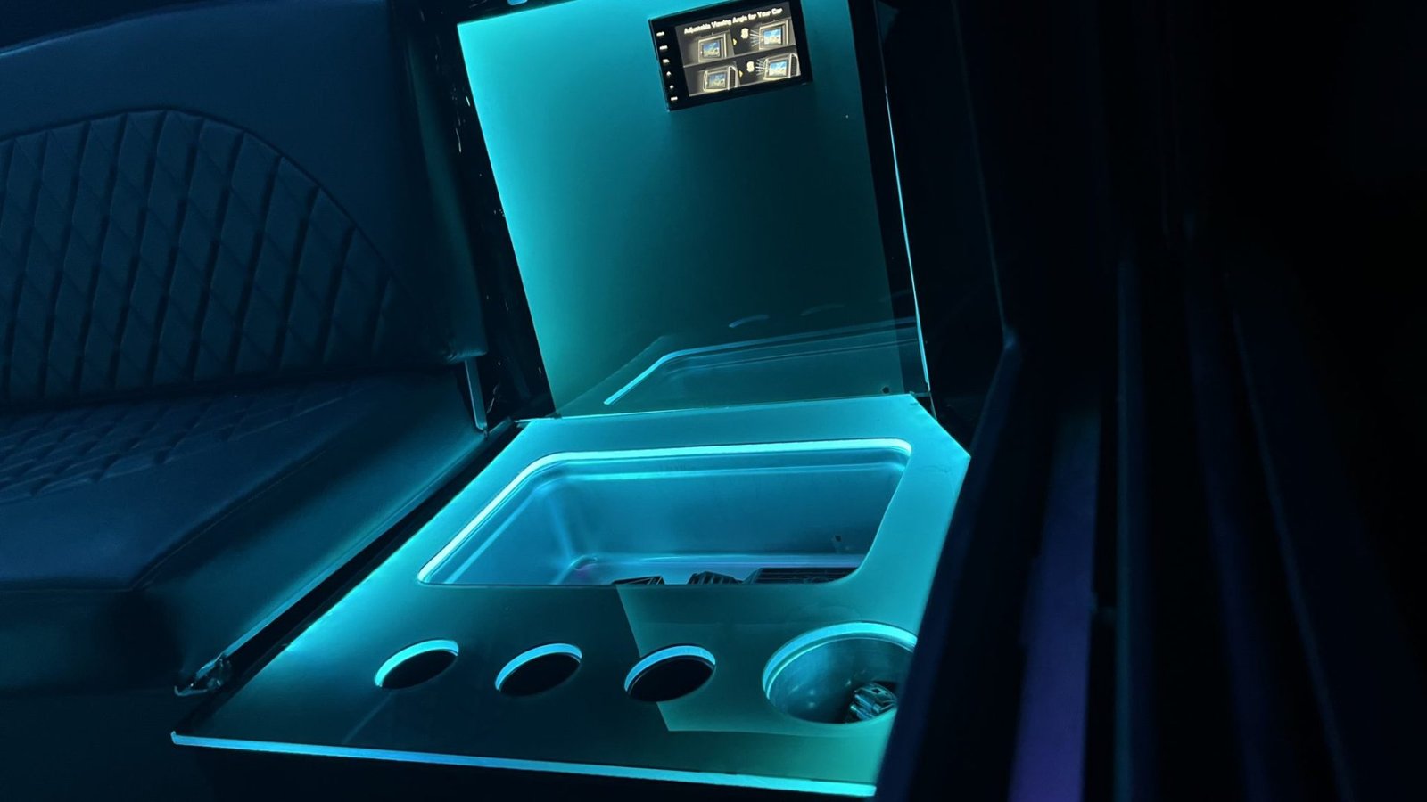 Limo Executive Bus — Ballantyne Limousine, photo 2 of 4