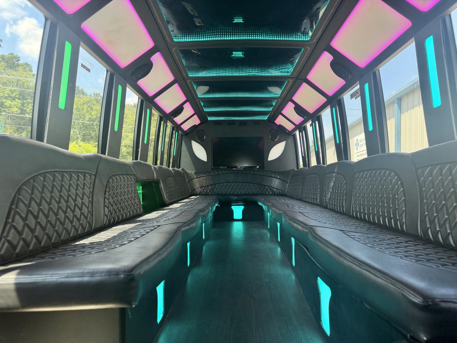 Limo Executive Bus — Ballantyne Limousine, photo 4 of 6