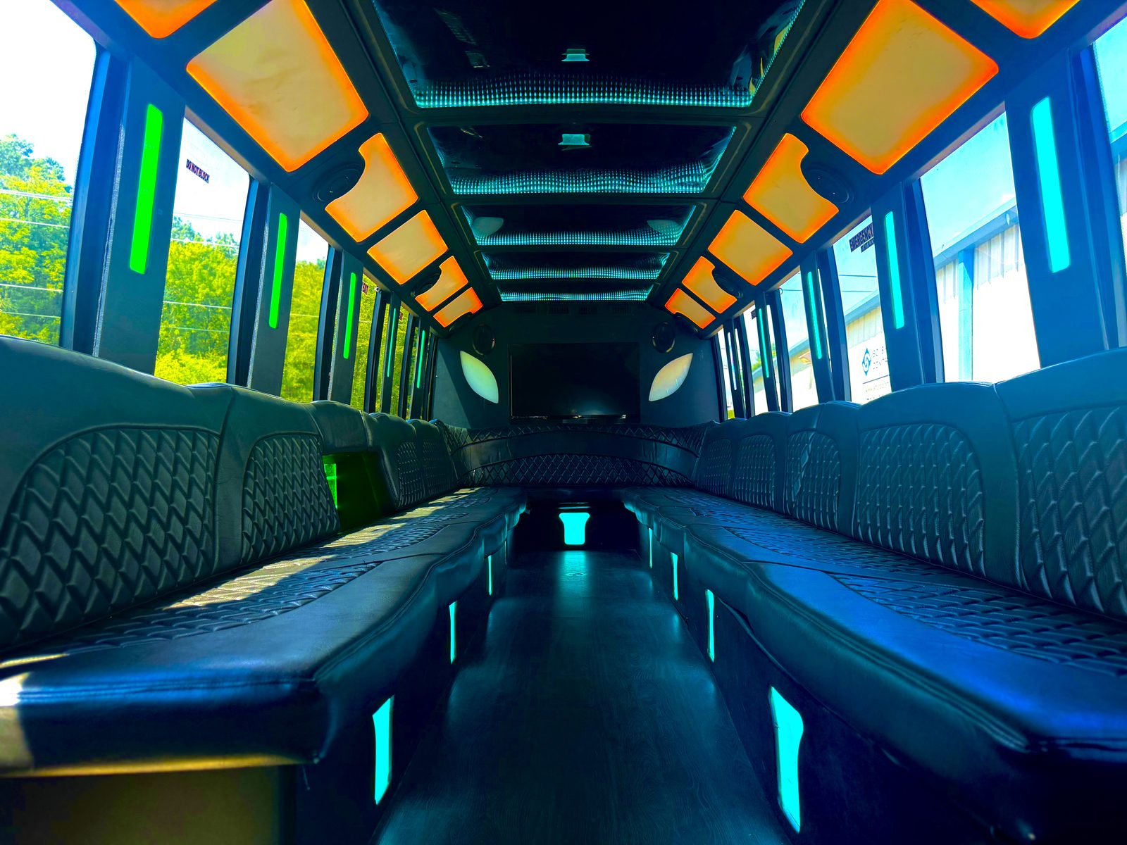 Limo Executive Bus — Ballantyne Limousine, photo 5 of 6