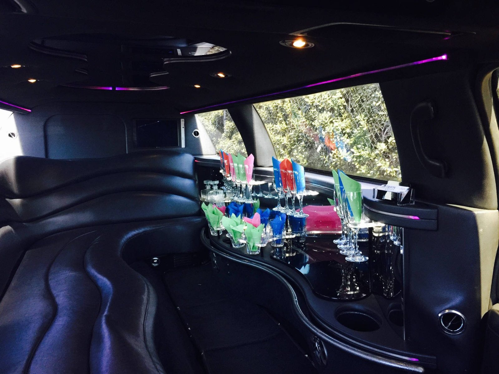 Lincoln Stretch Limousine — Ballantyne Limousine, photo 2 of 12