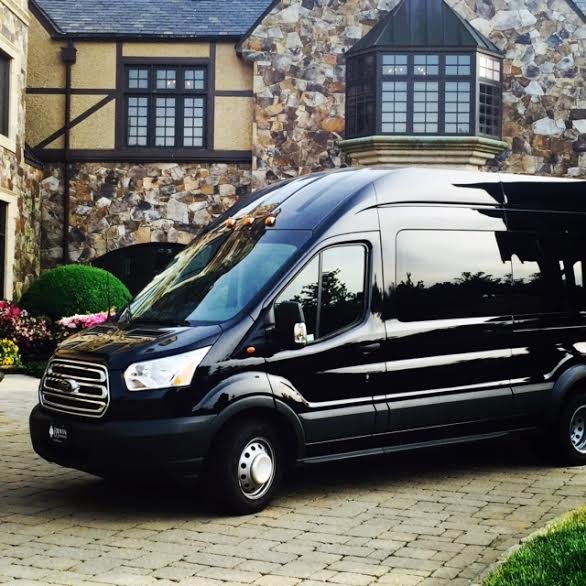 Luxury Van — Ballantyne Limousine, photo 4 of 7