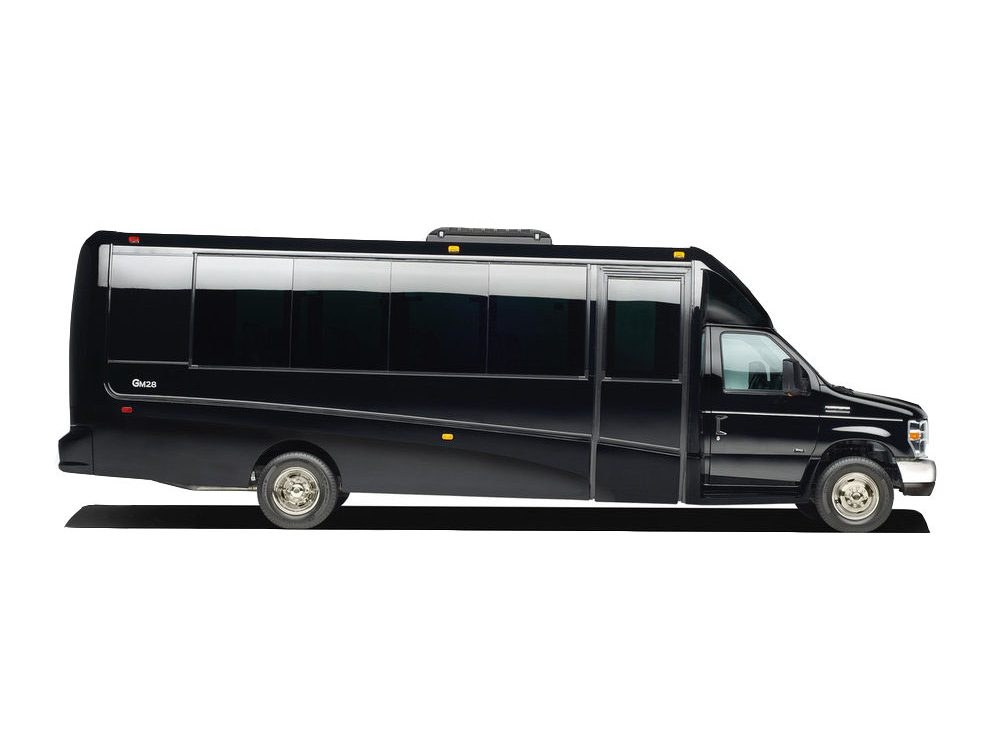 Minibus — Ballantyne Limousine, photo 4 of 4