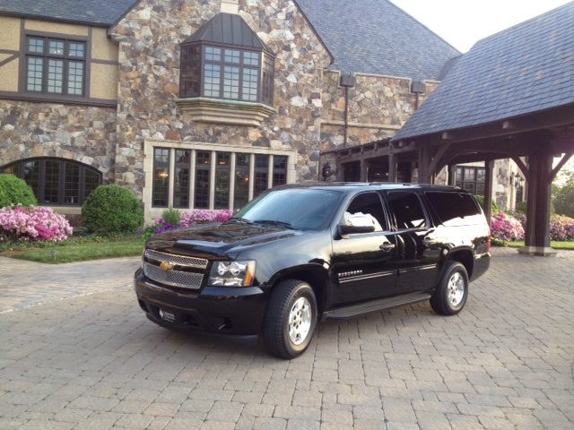 Chauffeured Car Service — Ballantyne Limousine, photo 4 of 11